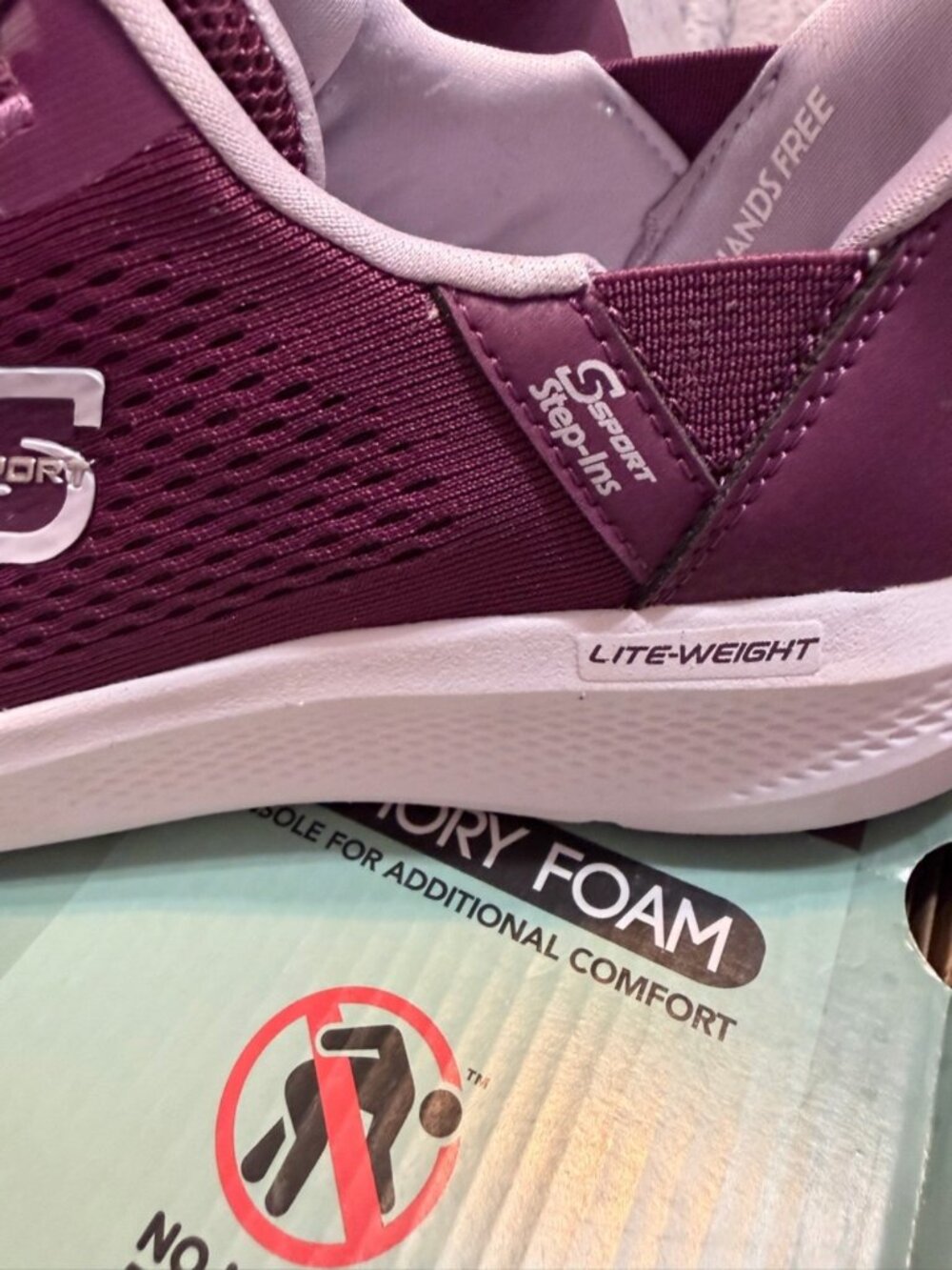 Sport Skechers NEW Prancie Red Hands Free Step-Ins Memory Foam Sneakers Size 8 - Picture 3 of 8